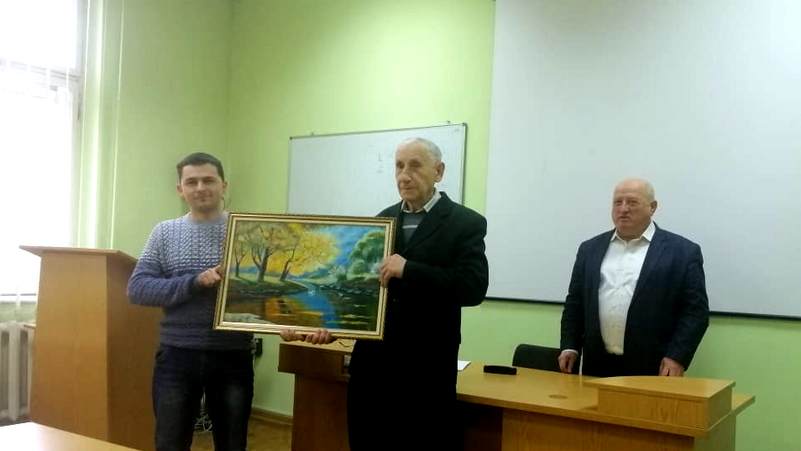 Колектив ЛННЦ професійної освіти привітав з ювілеєм Василя Пахольчука